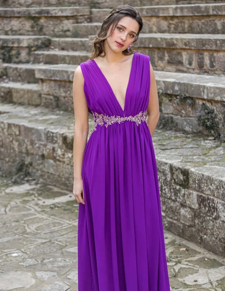 vestido largo estilo griego con decoracion pedreria en cintura Mabel Galindo