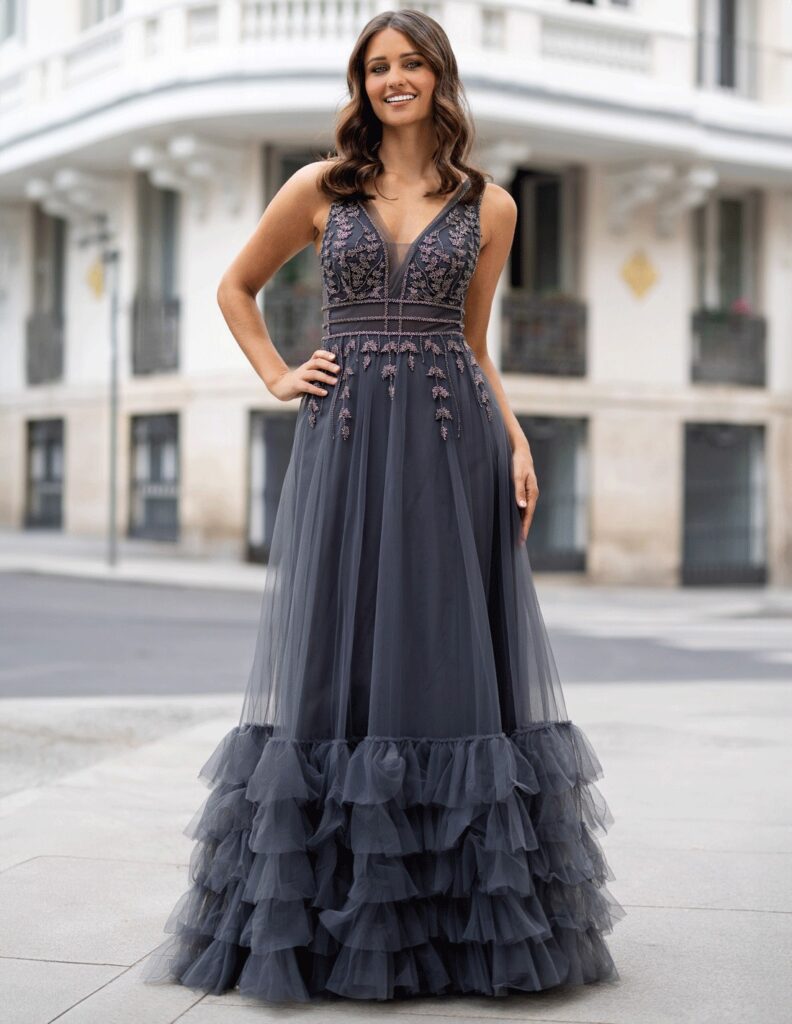 vestido de fiesta largo elegante con tul bordado y pedreria 1