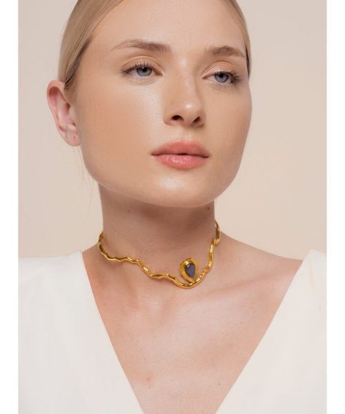 choker-dorado-con-piedra-semipreciosa-gris-gratitude-lavani