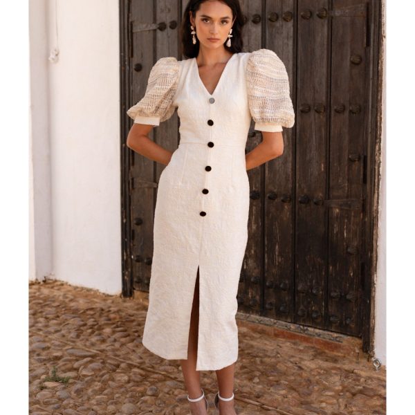 vestido-de-coctel-blanco-con-manga-corta-abullonada