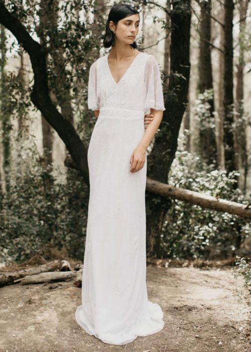 vestido-largo-blanco-con-manga-corta-fluida-miphai